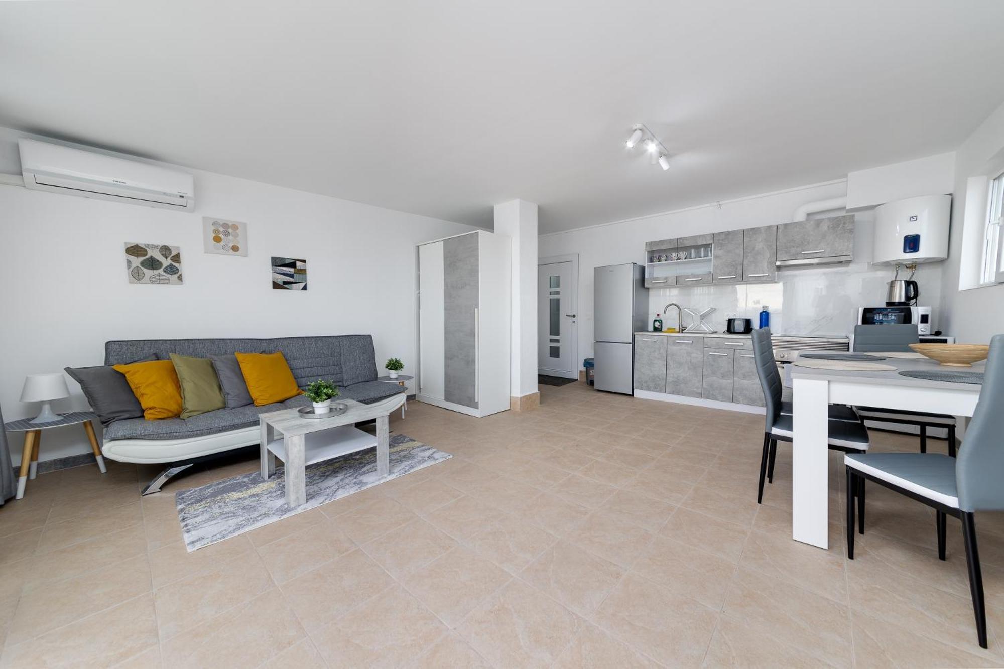 Cosy Apartment Near The Sea 또레비에하 외부 사진
