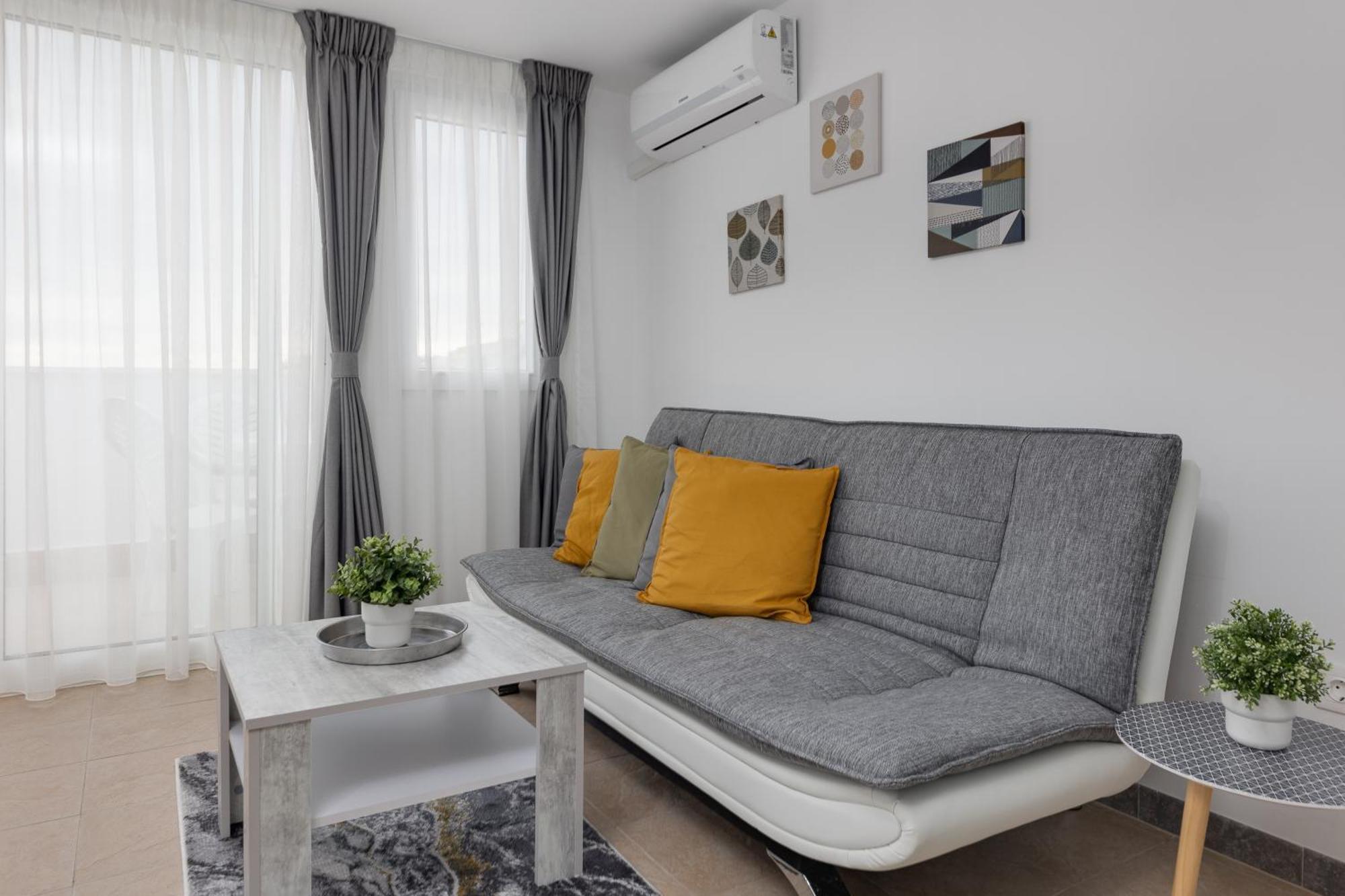 Cosy Apartment Near The Sea 또레비에하 외부 사진